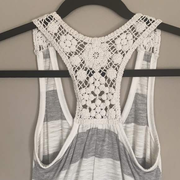 Mossimo tank top with macrame back - Picture 3 of 4